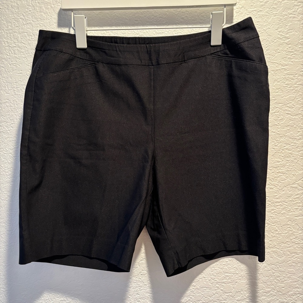 Chico's So Slimming Pull-On Sleek Black Shorts 2.5 Short